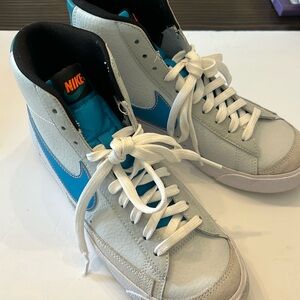 Nike Blaze Grey/Teal - Like New